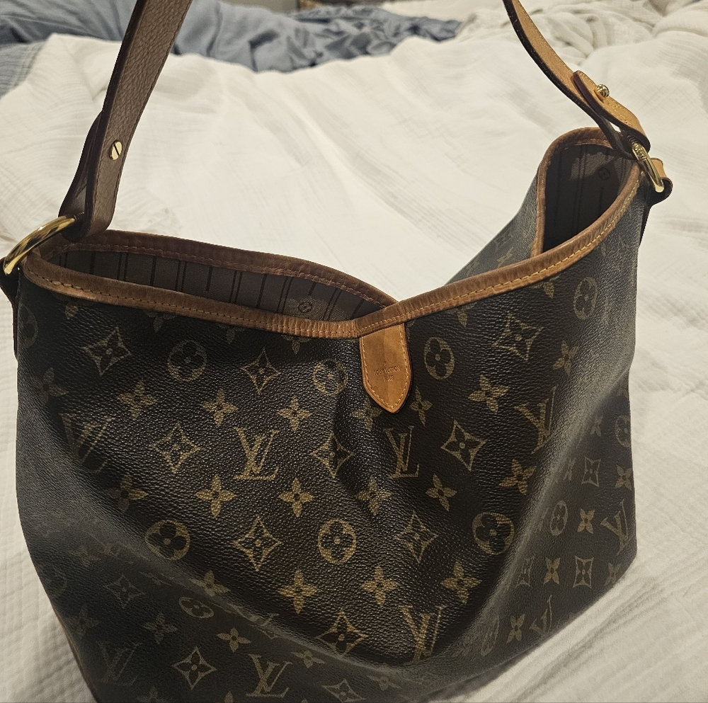 Louis Vuitton Monogram Shoulder Bag in Brown